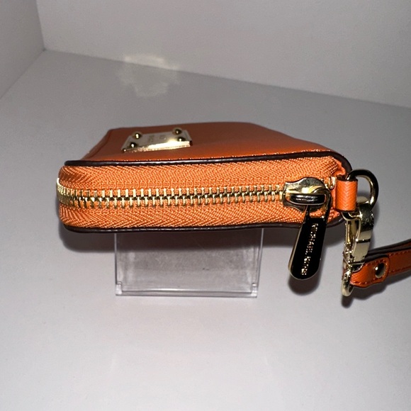 Michael Kors EUC Orange Saffiano Leather Jet Set Wallet with Wrist Strap - Picture 6 of 15